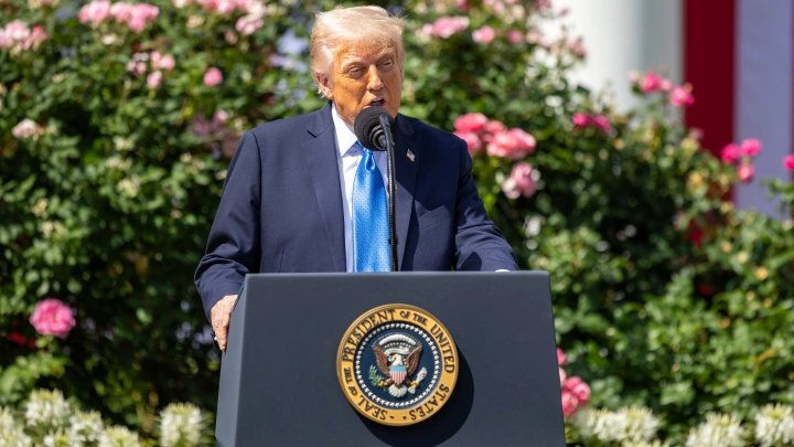 Трамп отказался от антироссийских санкций. Разговор с Путиным прошёл успешно