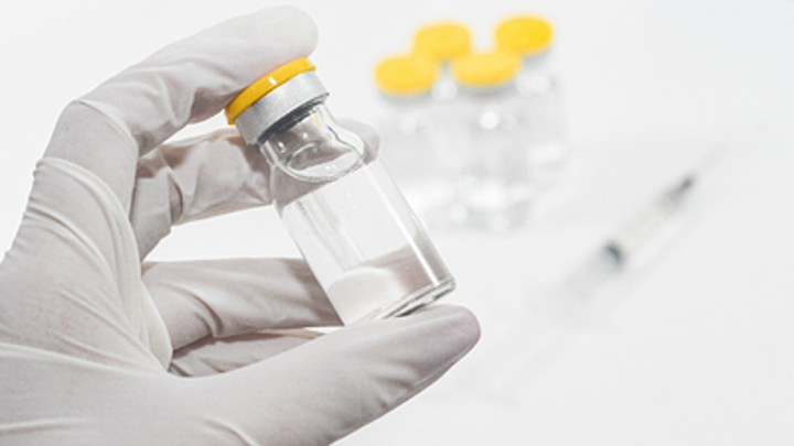 Для пациентов с тяжёлой формой COVID-19 британцы обнаружили спасительный стероид