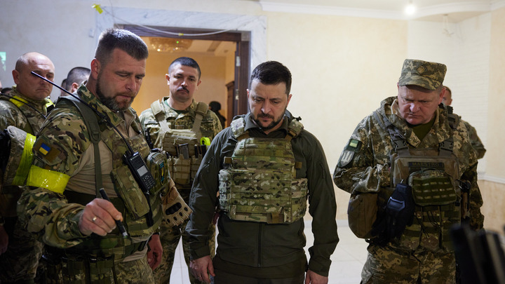 Зеленского на Западе сравнили с Гитлером. Хватило пары фотографий