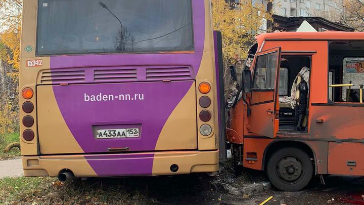 В Нижнем Новгороде столкнулись Газель и два автобуса. 15 человек пострадали