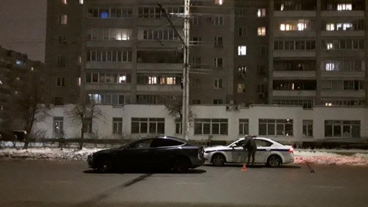 В Иванове электромобиль Tesla сбил пьяную 47-летнюю женщину-пешехода