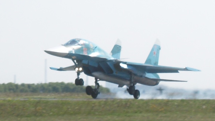 Боевые истребители ВКС России научили в воздухе подбирать и выпускать беспилотники