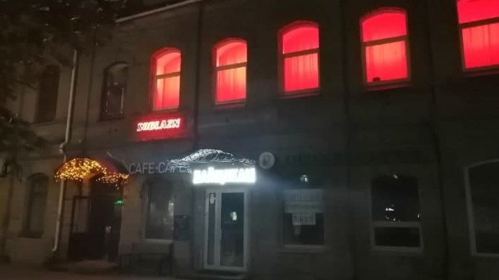 Фонари так и горят: хозяин борделя на Кировке отправили в колонию