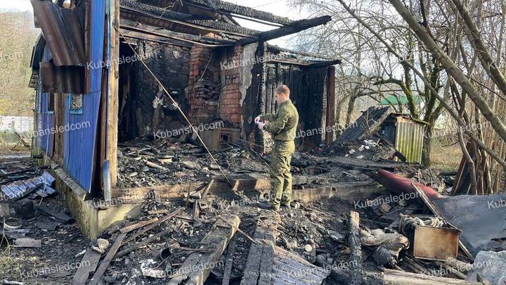 В Туапсе пенсионерка сгорела заживо во время пожара из-за сломанного обогревателя