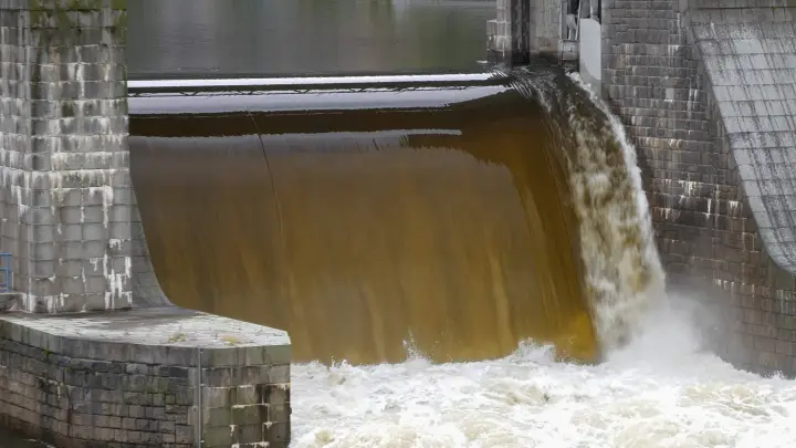 ... и Киев утонет: эксперт перечислил количество бомб для обрушения дамбы ГЭС