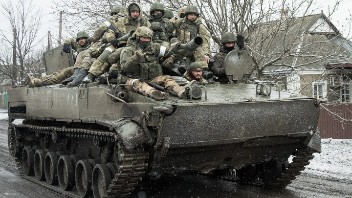 На Украине заявили, что в ближайшее время Россия отправит в зону СВО сотни тысяч военных