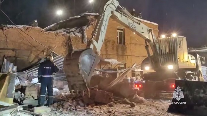Тела двух погибших нашли под завалами после взрыва склада в Подмосковье