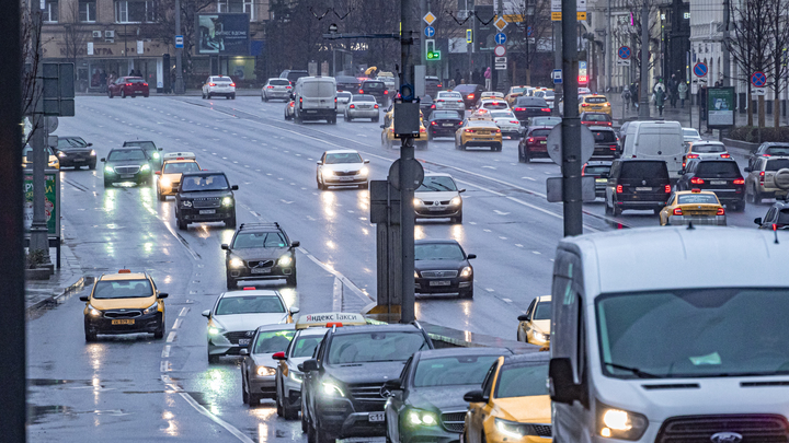 Внуково вместо Тверской: В Москве предупредили о повсеместном сбое навигаторов