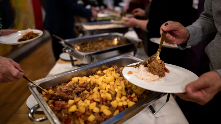 Куда идут остатки еды со шведского стола? Сотрудник отеля в Египте раскрыл правду