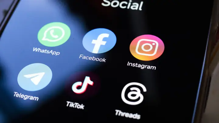 Telegram и WhatsApp могут ждать новые ограничения в России
