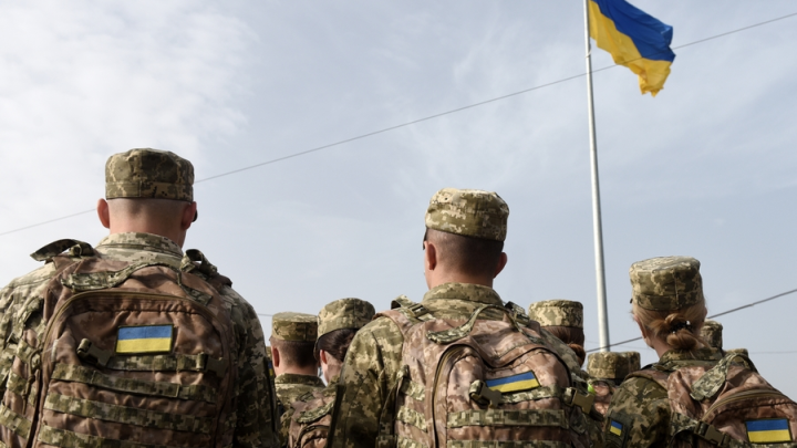Бегом в окопы! Военкоматы Украины насильно мобилизуют вернувшихся из плена солдат. Свежая сводка с фронтов СВО от военкоров