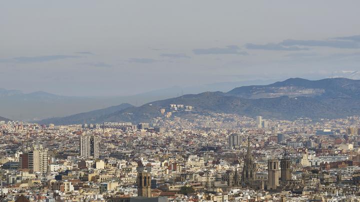 Семья из рекламы ВкусВилла бежала из России и начала просить денег