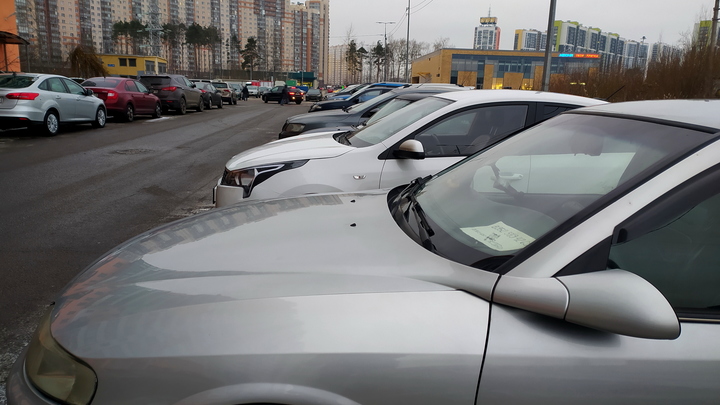 Власти Искитима отменили закупку Toyota Camry после скандала в сети