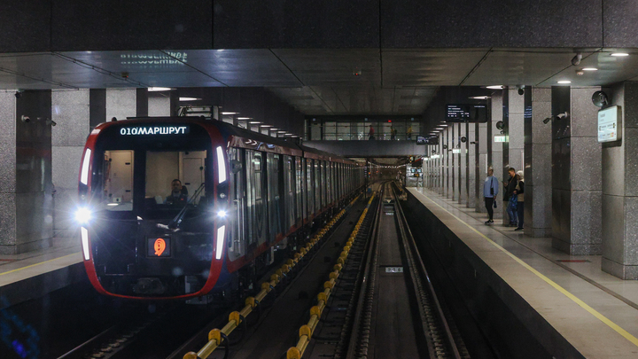 В Киеве закрыли шесть станций синей ветки метро из-за затопления