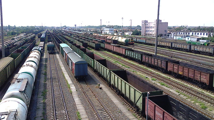 В Батайске двое азовчан ограбили грузовой поезд