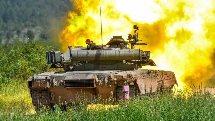 В Кремле рассказали, чего пытается добиться Украина: Пригнали танки из-за океана