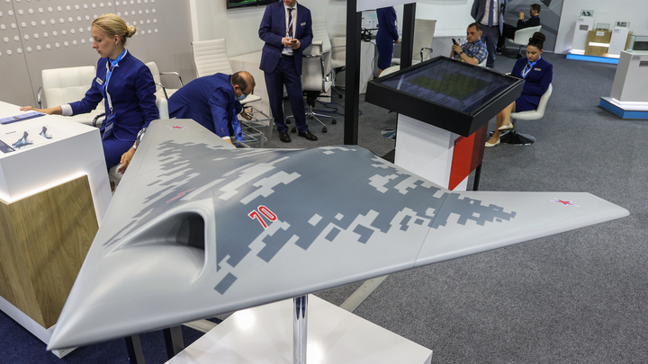 Forbes: Украина вывезла обломки сбитого С-70 «Охотник» из зоны СВО