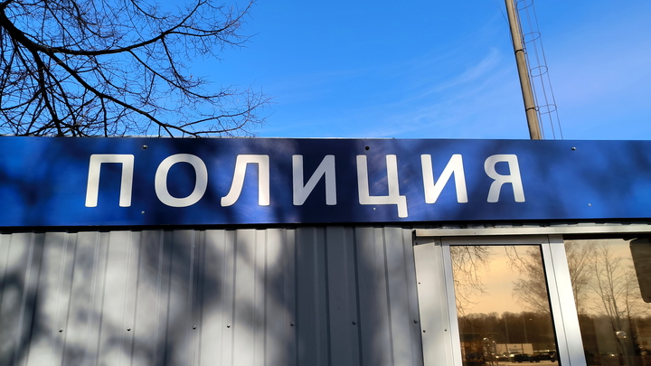 Здесь люди похоронены: мужчина снял на камеру, как дети пинают мяч у памятника героям в Кущёвке