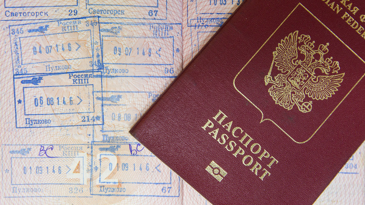 Юная нижегородка не смогла улететь в Египет из-за ошибки в загранпаспорте