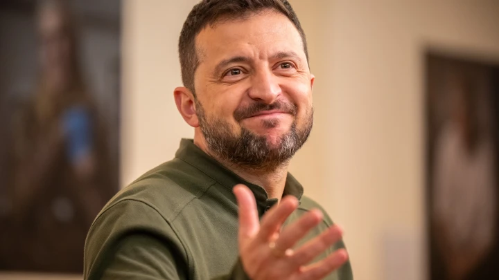 Зеленский расхохотался в ответ на вопрос о роли Байдена в конфликте