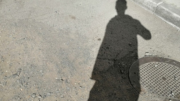 Два самарца держали знакомого взаперти и угрожали его родным, чтобы получить выкуп