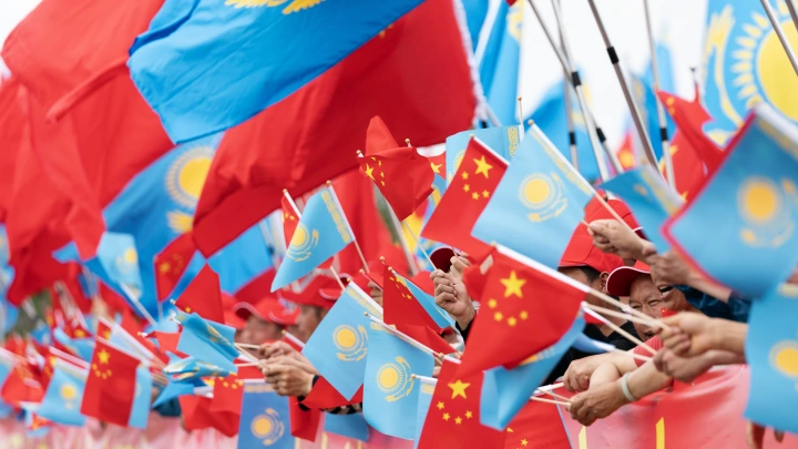 Сложная игра в Казахстане: Китай и Россия делят влияние. Но есть и другие хозяева денег