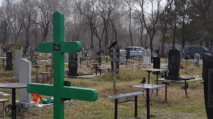 На кладбищах Кемерова в Радоницу организуют работу торговых точек