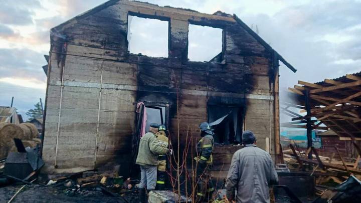 Отец и сын погибли при пожаре в Алтайском крае