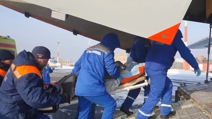 Пострадавших при взрыве ТЭЦ в Туве вывезли в Москву санитарным бортом