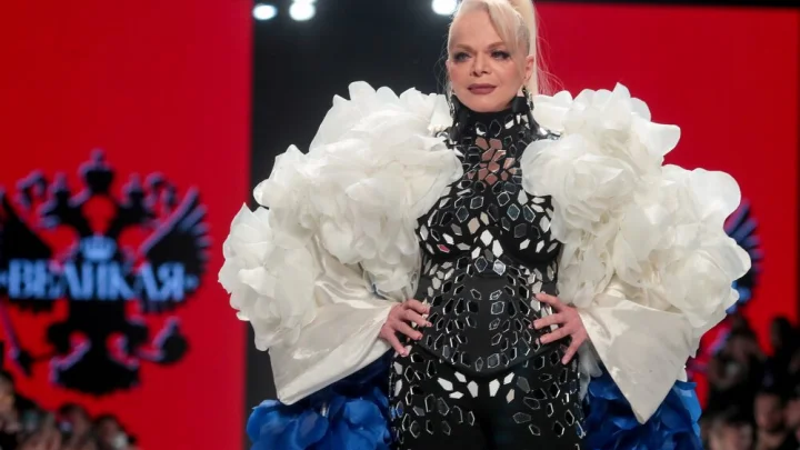 Ларисе Долиной можно. Вам — нет: Что случилось в каникулы с дивой?