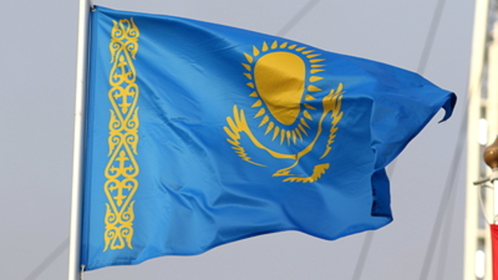 Казахстан призвал своих граждан срочно уехать из Одессы и Харькова