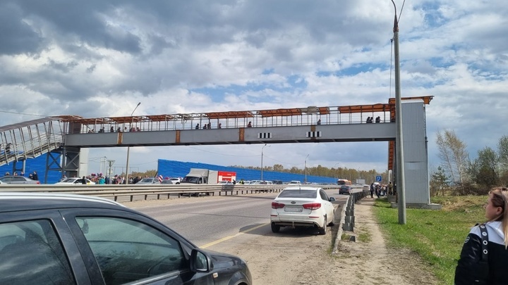 Мост через трассу М7 в районе Меги в Нижнем Новгороде закрыли
