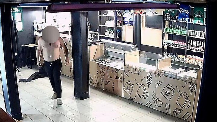 За избиение и истязание посетителя бара в Вельске на строгий режим отправились двое