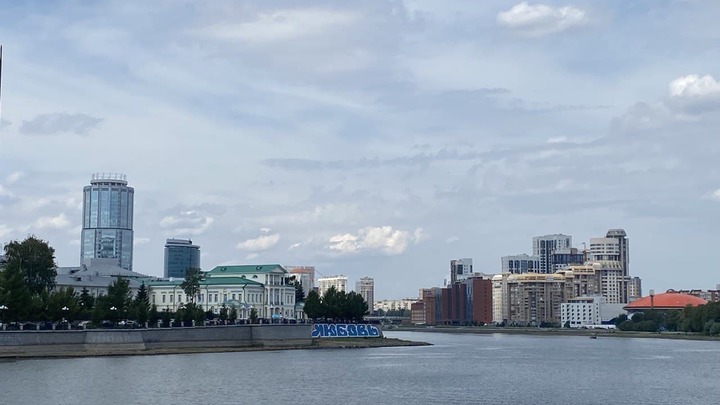 Стало известно имя туриста, спасшего тонувшего в городском пруду Екатеринбурга ребёнка