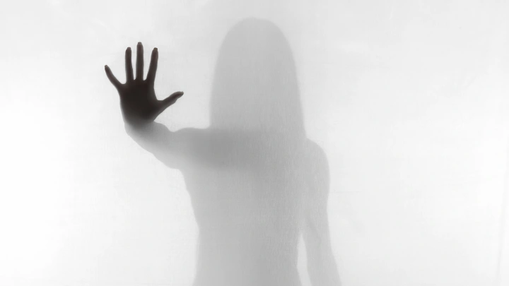 Всего 33 года. Отключили от ИВЛ. Дочь шансонье Карата умерла в Таиланде