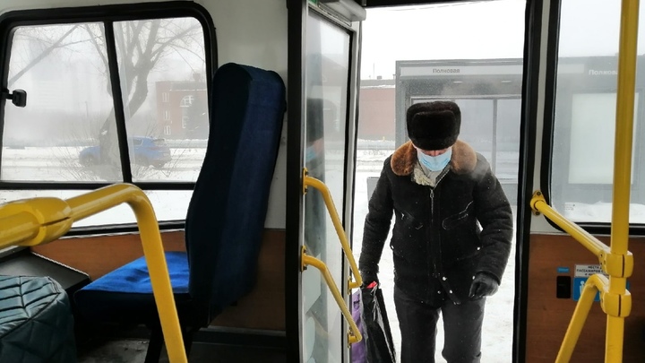 В Челябинске запустят автобус выходного дня до кладбища