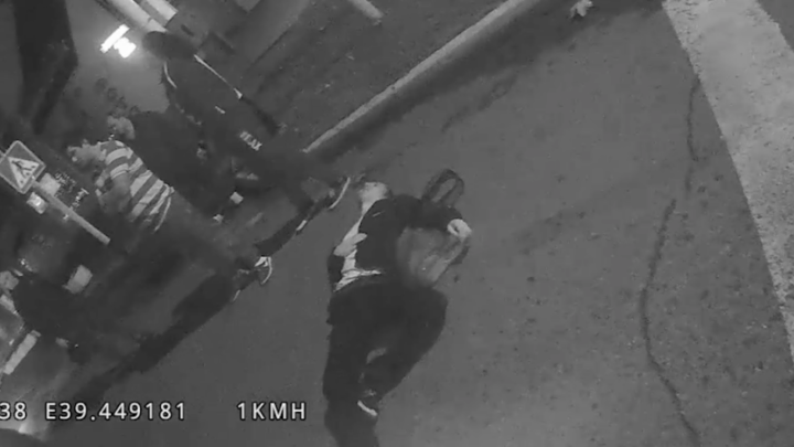 Житель Кореновска разнообразил вечернюю прогулку по городу дракой с полицейскими