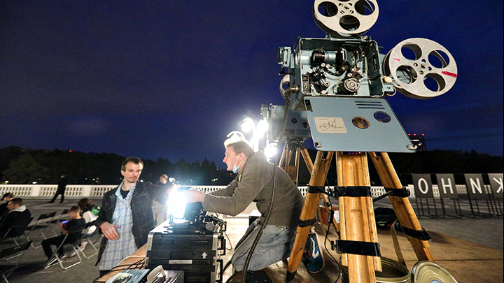 В Москве возобновят работу 23 старых кинотеатра: Общественные центры шаговой доступности