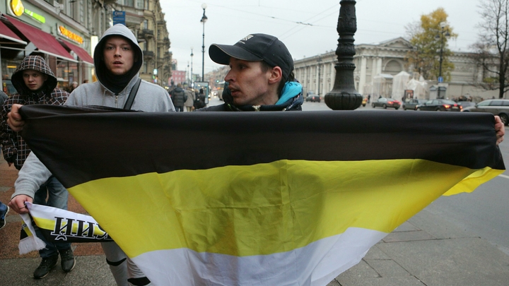 Глумление бородача над имперским флагом: Патриоты требуют жесточайшего наказания