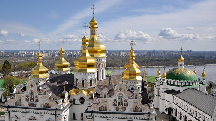 Ценности Лавры хотят вывезти руками Константинополя: Разведка России сообщила тревожную весть