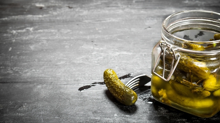 Эксперты назвали шесть полезных свойств рассола для организма