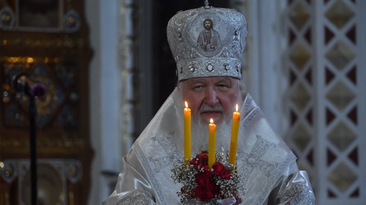Патриарх Кирилл в День семьи, любви и верности осветил храм в Солнечном