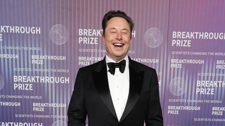 Марионетка Байден лжёт: Маск прокомментировал обвинения американского лидера и напомнил о проблеме с мигрантами