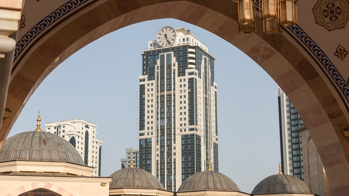 В Грозном снова взрывы: Жители говорят о повторной атаке БПЛА