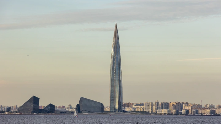 Вообще-то Санкт-Петербург – крупнейший город: Учёный предложил дать новое имя Финскому заливу