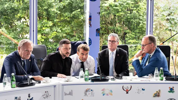 Нас ждут очень тяжёлые дни. В ЕС начали готовиться к дню икс