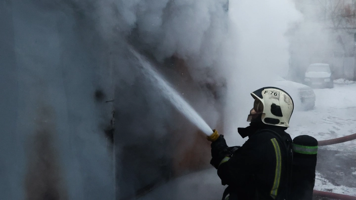 Мощный взрыв и следом гигантский столб чёрного дыма: Трагедия в Балашихе. От машины осталась груда пепла, есть жертвы. Факты, версии, первые кадры