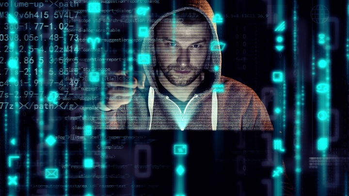 Русские, они повсюду!: Французские читатели высмеяли обвинения России в кибератаках