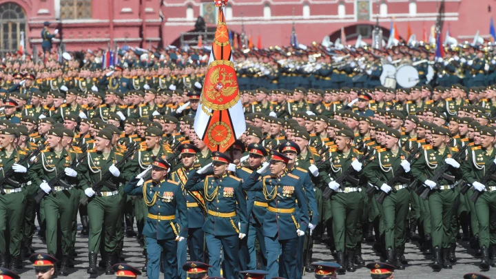 Победили в 1945-м, победим и сейчас: Парад на Красной площади. Прямая трансляция