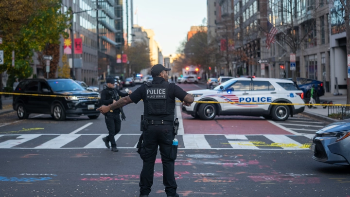 В Вашингтоне рассказали о состоянии раненных в стрельбе у Белого дома нацгвардейцев